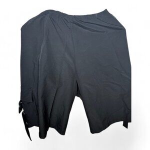 Shein Men's Black Cargo Shorts - Size L